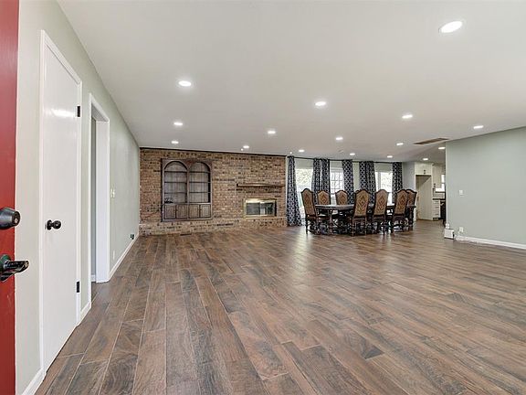 5th image of 9109 Whitehall Ct