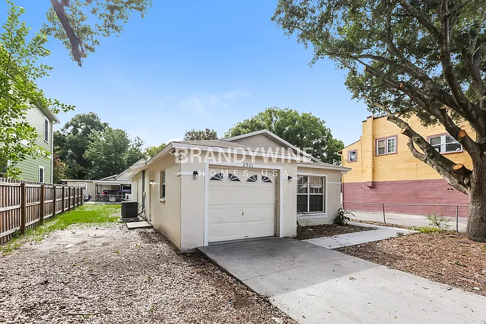 3 bed, 2.0 bath, 1286 sqft, $1,995 — Photo 4