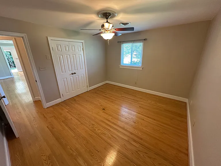 3628 Poplar Dr — Photo 8