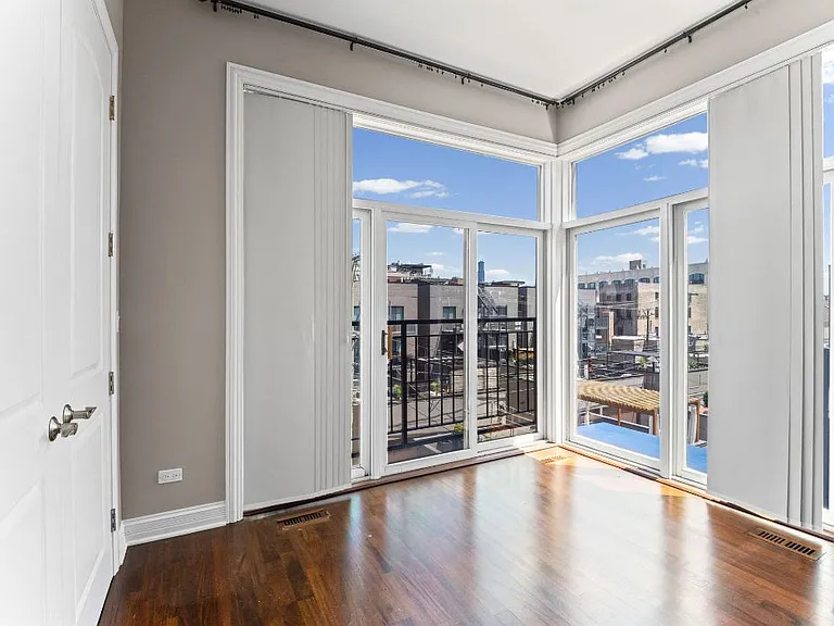 831 N Paulina St #2E — Photo 15