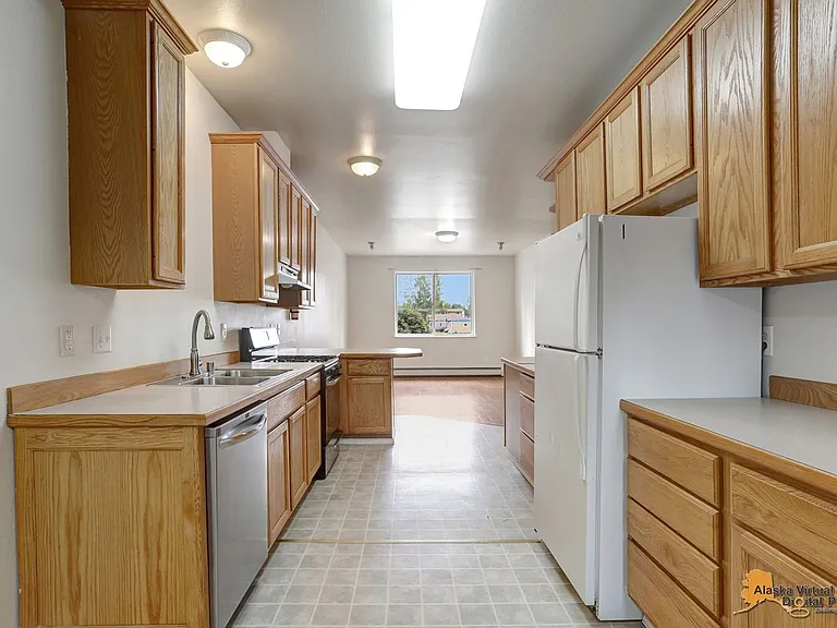 1105 W 34th Ave — Photo 9