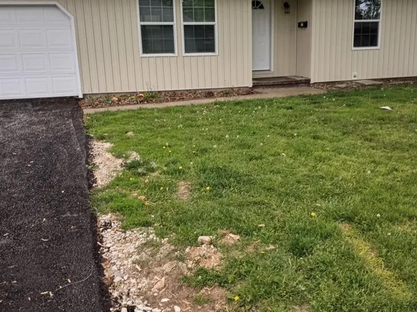 1261 S Plaza Ave, Springfield, MO 65804