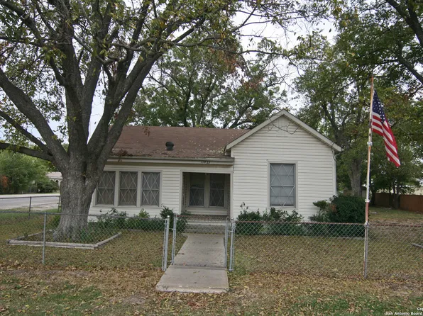 11423 CASTRO AVE, LaCoste, TX 78039