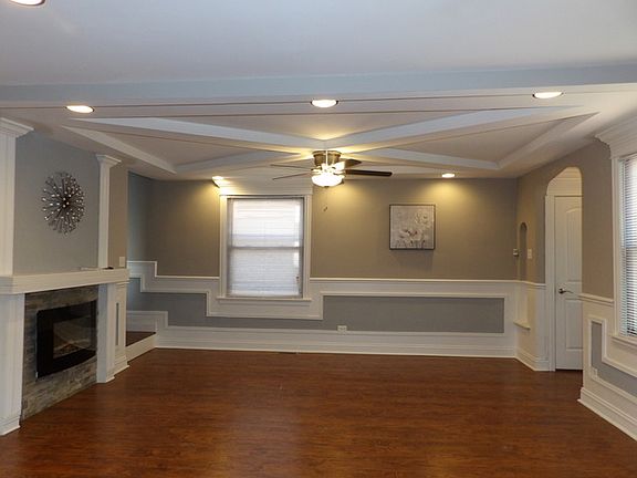 5th image of 10534 S Eberhart Ave