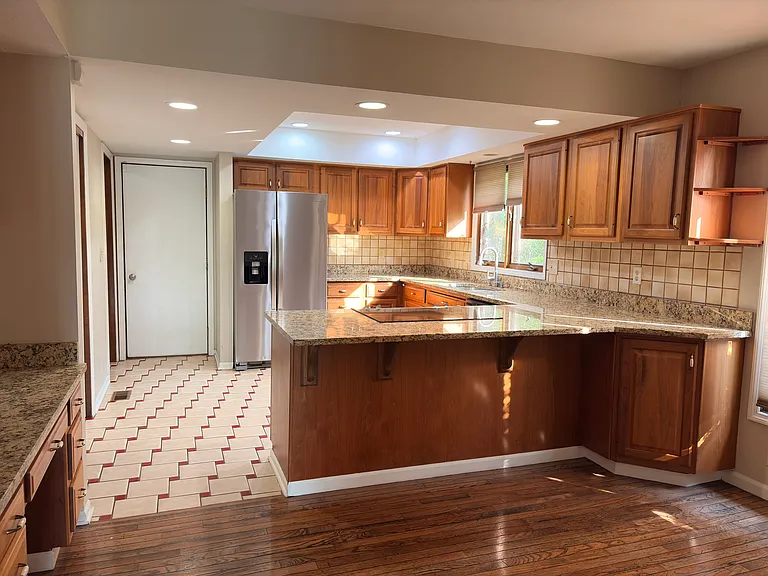 5990 Kirkwall Ct W — Photo 9