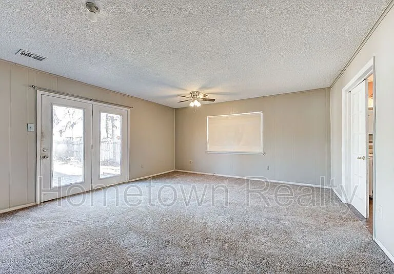 7105 NW 43rd St — Photo 11