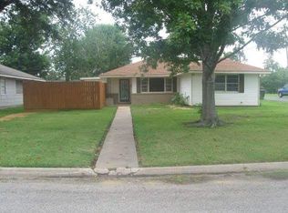 4800 Kent Ave, Groves, TX 77619