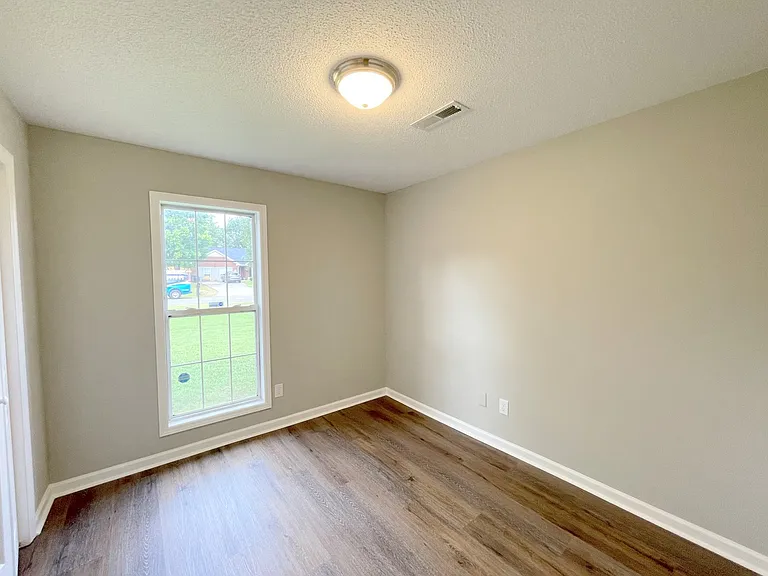 100 Brook Glen Dr — Photo 22