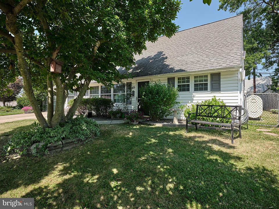 331 Indian Creek Dr, Levittown, PA 19057 Zillow