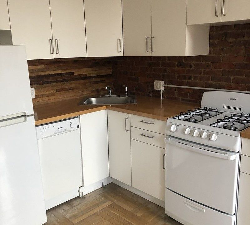 2nd image of 1069 Bedford Ave #3BC