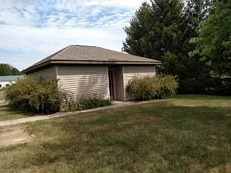Mini storage building