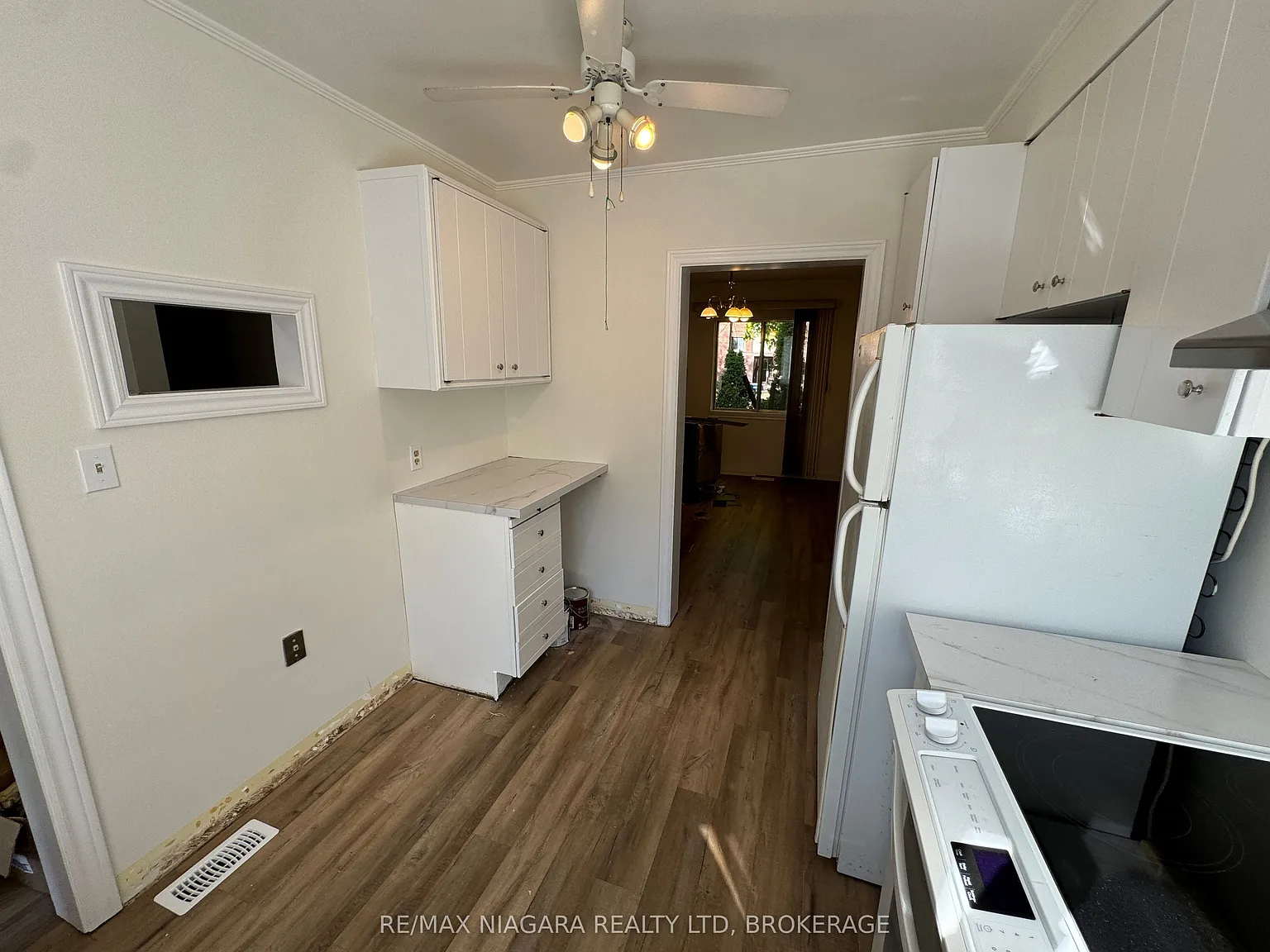 3 bed, $2,395 — Photo 4