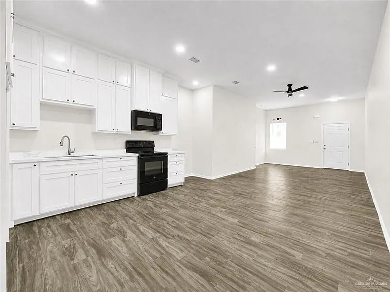 622 W 25th St — Photo 6