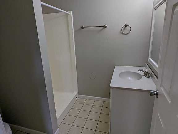 2nd image of 400 W Goodall St #B