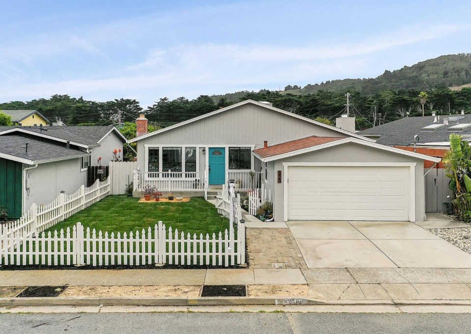 1st image of 323 Seaside Dr
