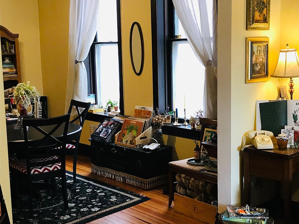 1st image of 1406 W Byron St #2