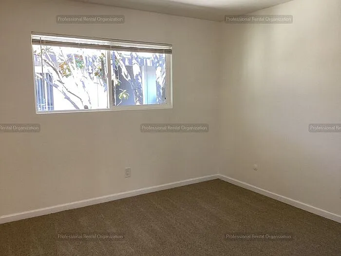 445 S E St #17 — Photo 10