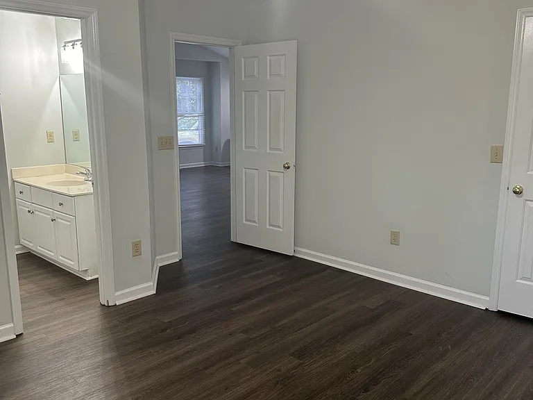 7528 Claymont Dr — Photo 21