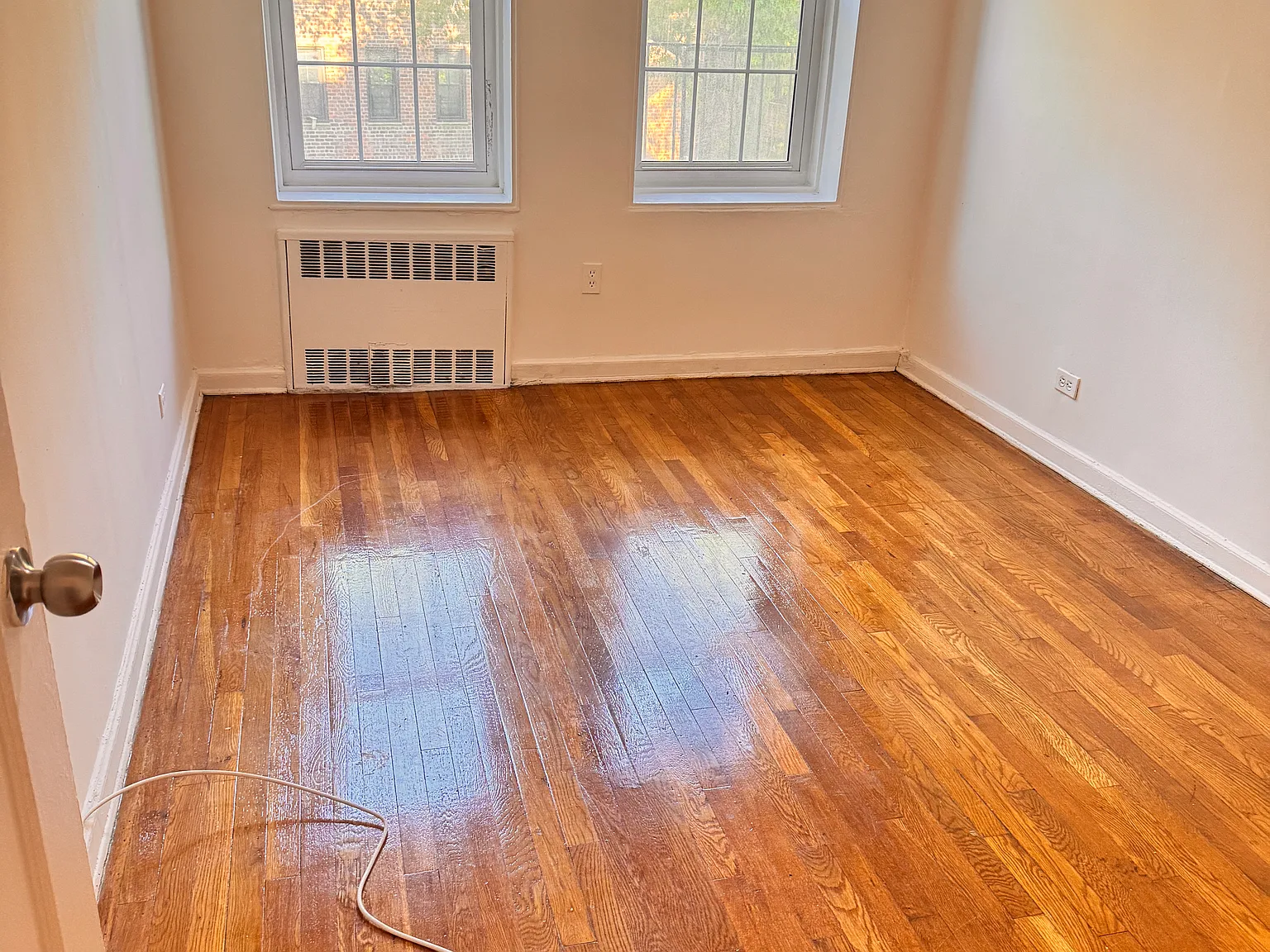 2 bed, 900 sqft, $2,700 — Photo 2