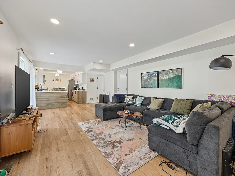 1305 S Paddock Dr — Photo 5