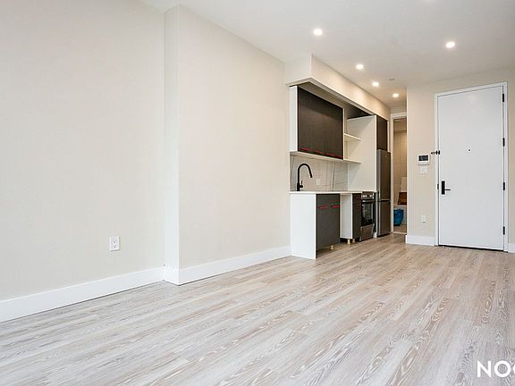 2nd image of 375 Knickerbocker Ave #2H
