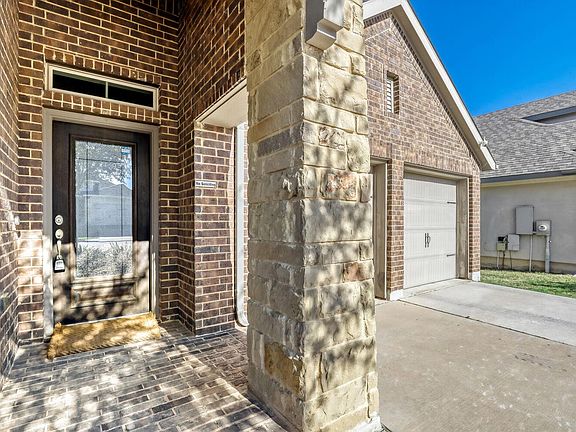 5th image of 2416 Burberry Ln