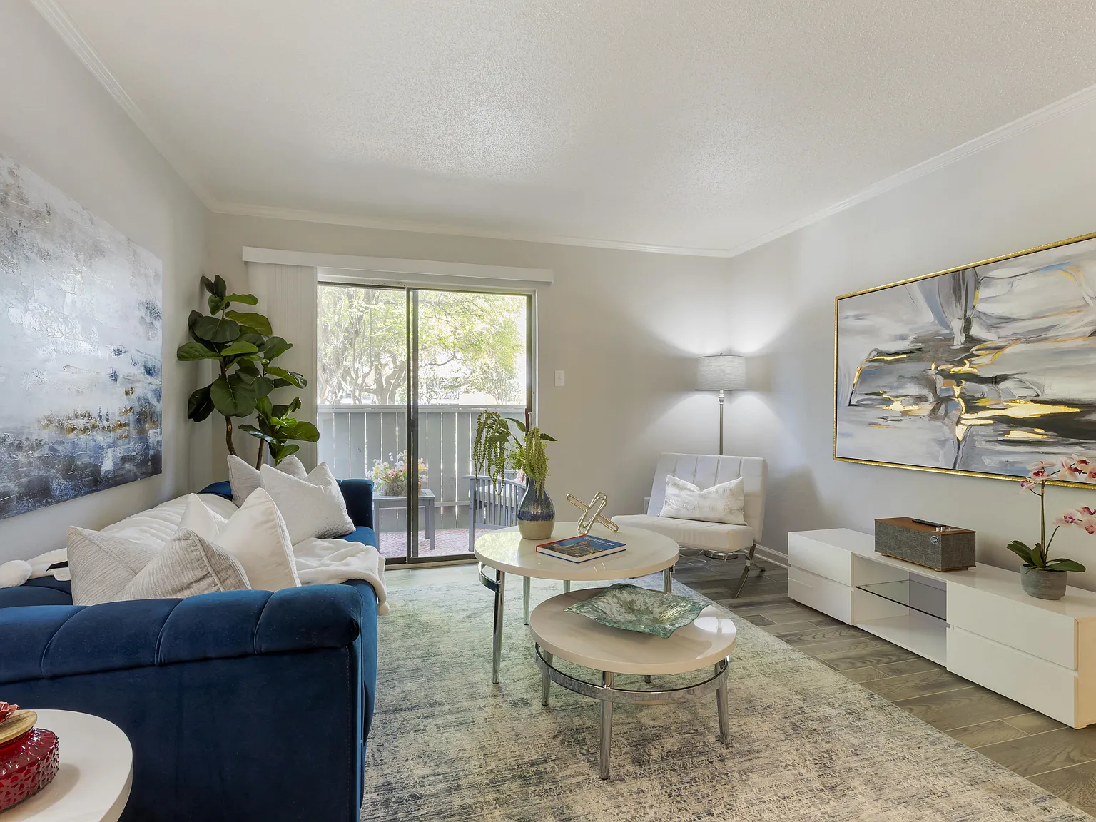 Brixton McKinney Apartments — Photo 3