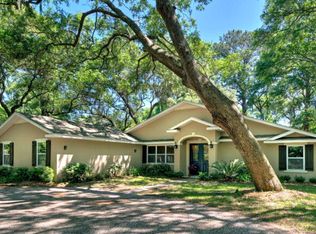 100 Tall Pine Rd, Saint Simons Island, GA 31522