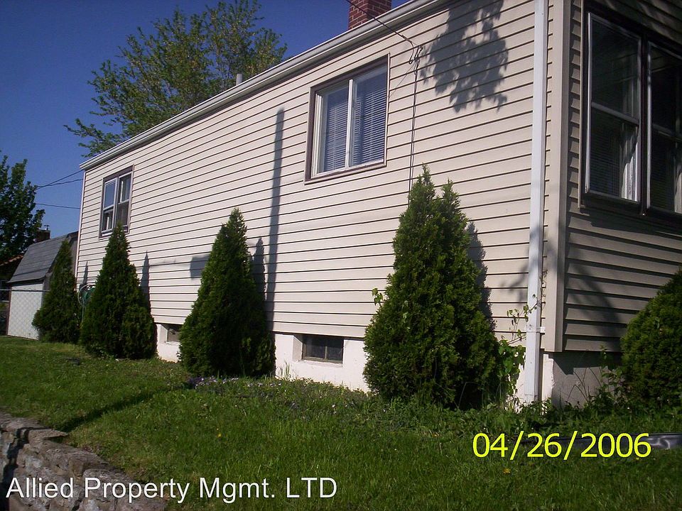 2nd image of 1900 Grand Blvd