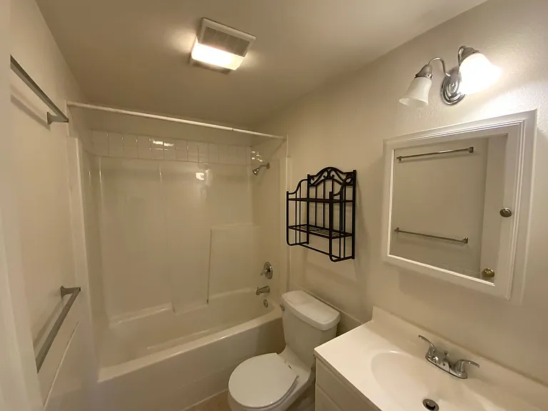 2091 Hilyard St — Photo 9