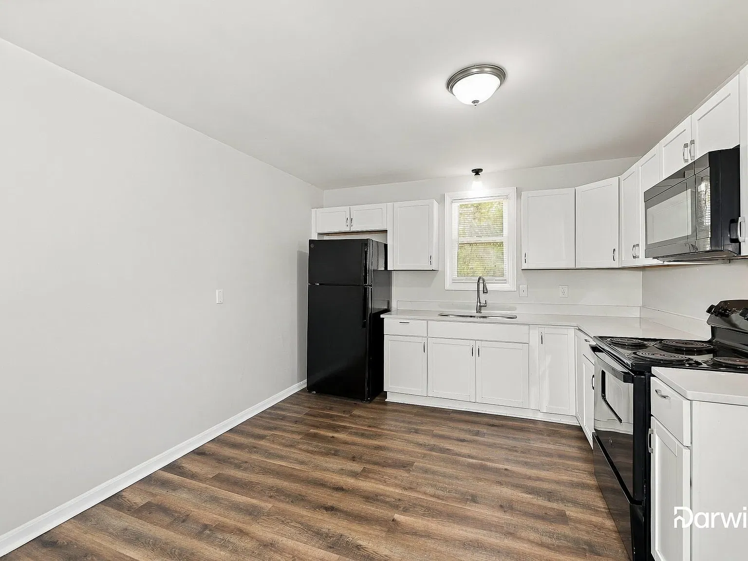 3 bed, 2.0 bath, 1650 sqft, $1,820 — Photo 4