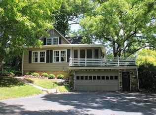 417 Warwick Rd, Tower Lakes, IL 60010