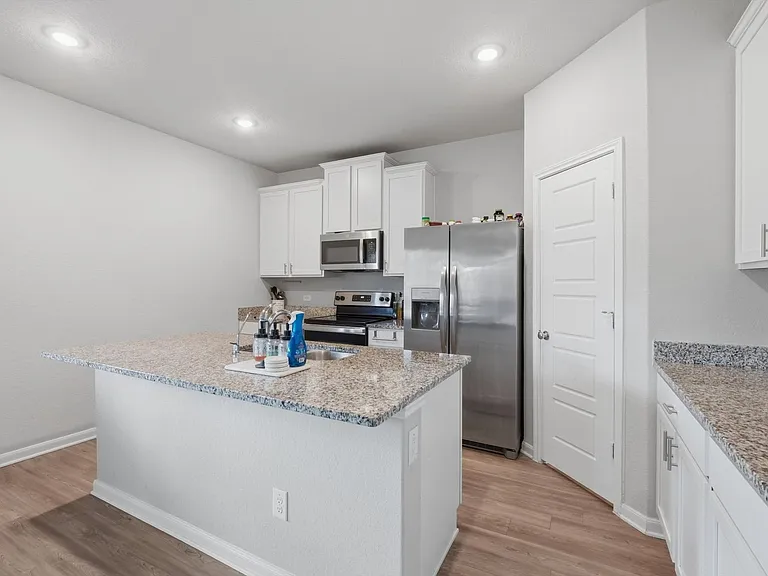 7102 Emerald Valley — Photo 10