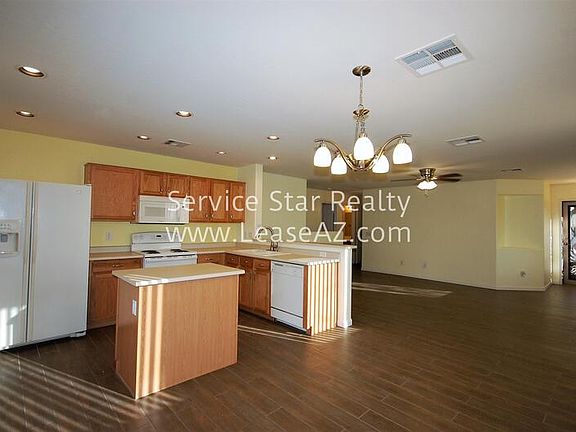 3rd image of 16882 W Central St
