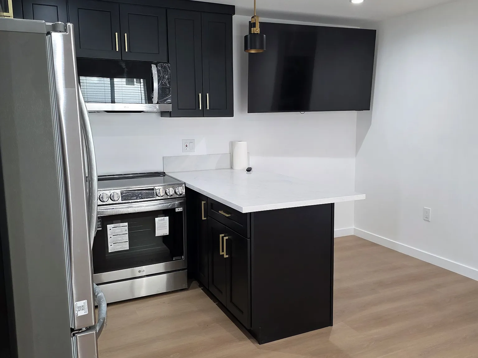 3172 W Garfield St — Photo 2