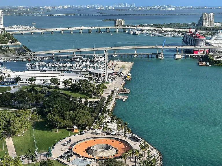 325 Biscayne Blvd #16 — Photo 3