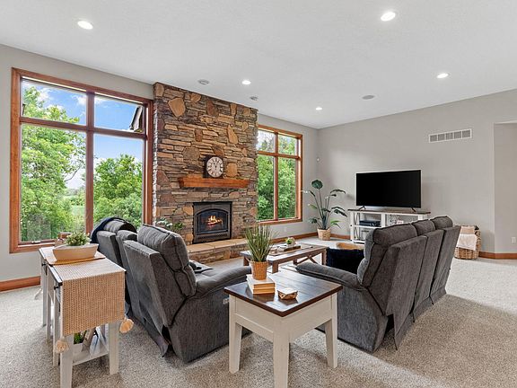 5th image of 14480 Tyrol Dr