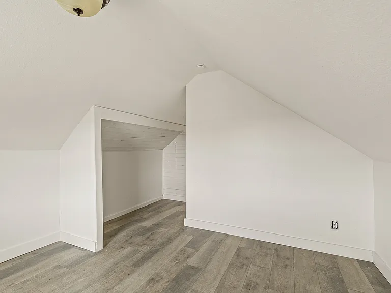 114 E Sherman Ave — Photo 21