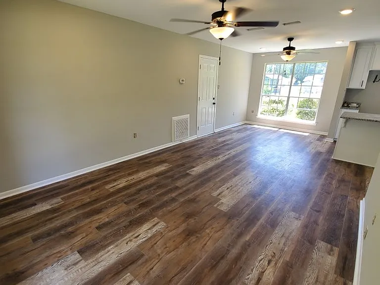 103 Greene Dr — Photo 3