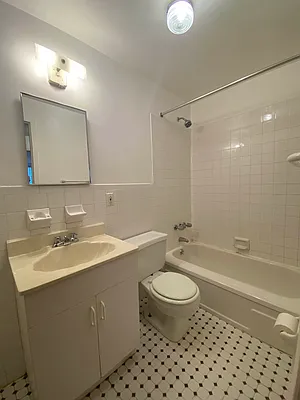 Rented by Universal Realty Group | media 4