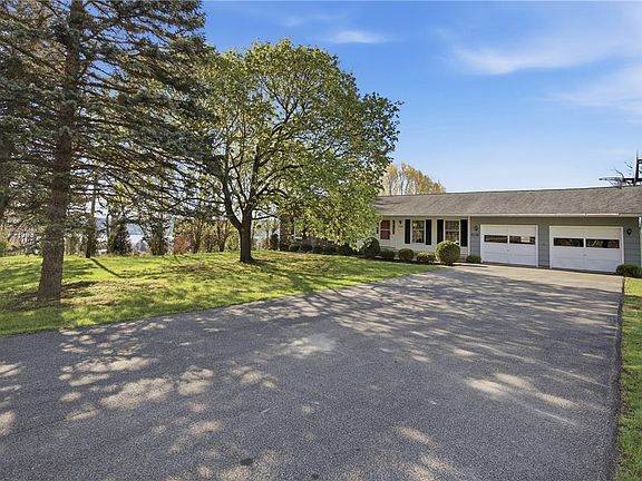 3rd image of 2977 Williams Hill Rd