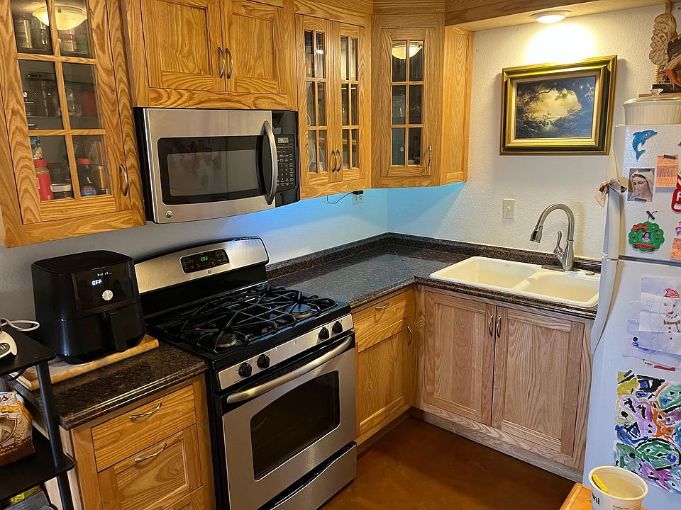 2nd image of 4811 Red River St #B