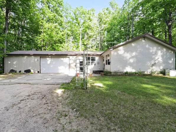 4087 Hillandale Cir, Elmira, MI 49730