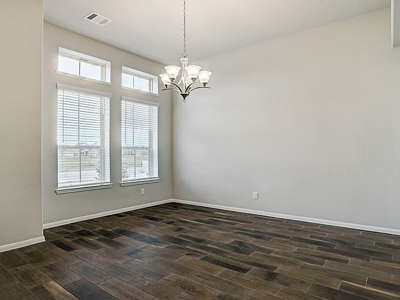 Lovely dining room