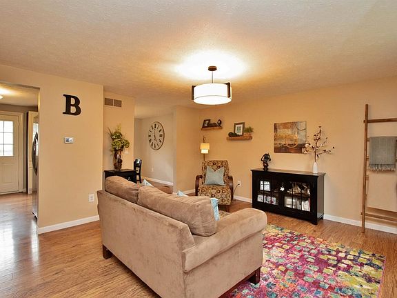 2nd image of 1367 Cottonwood Ct