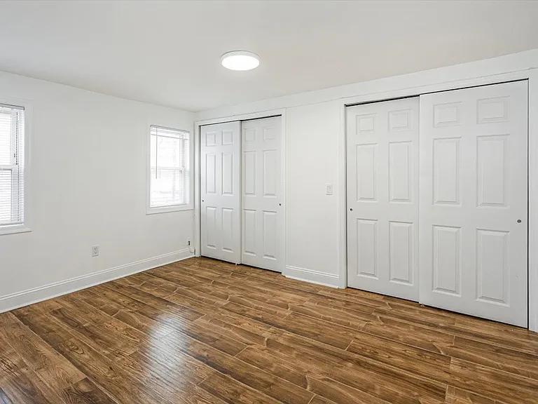 29 Washington St — Photo 14