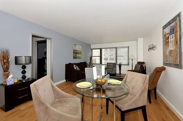 Rented by Eisenberg Exclusives | media 18