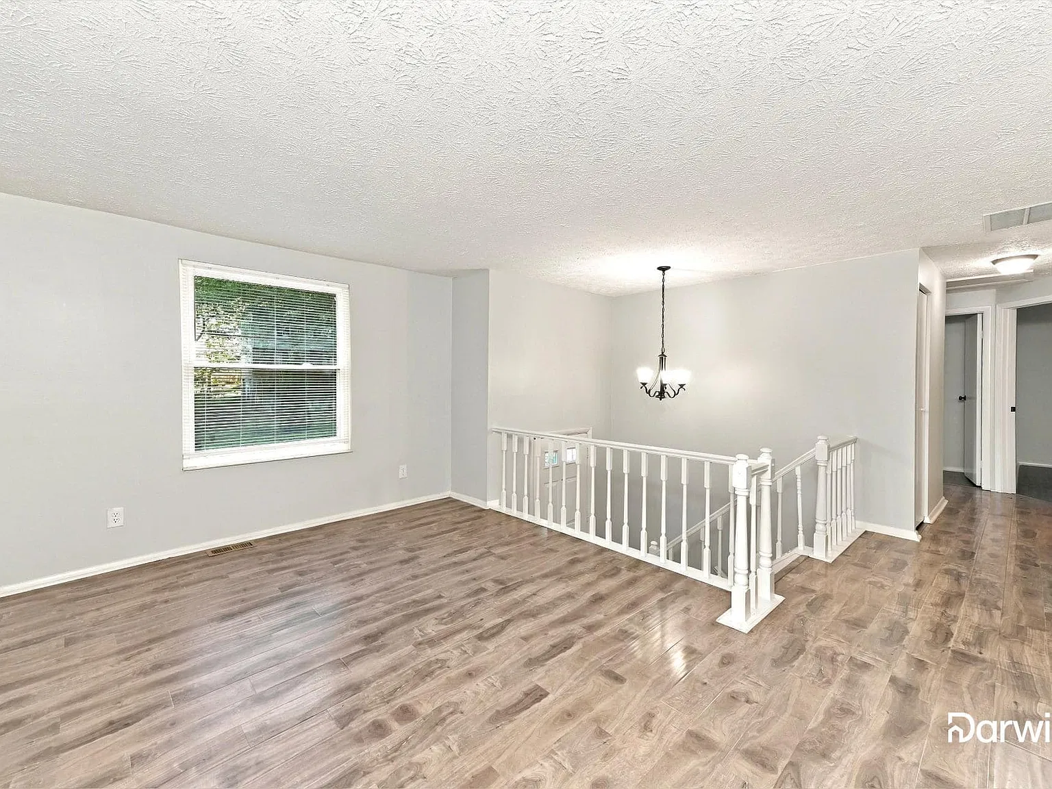 3 bed, 3.0 bath, 1428 sqft, $2,355 — Photo 4