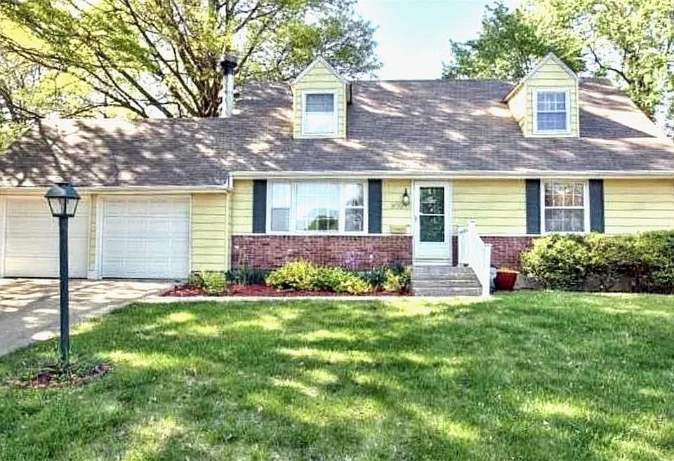 1st image of 900 SW 6th St