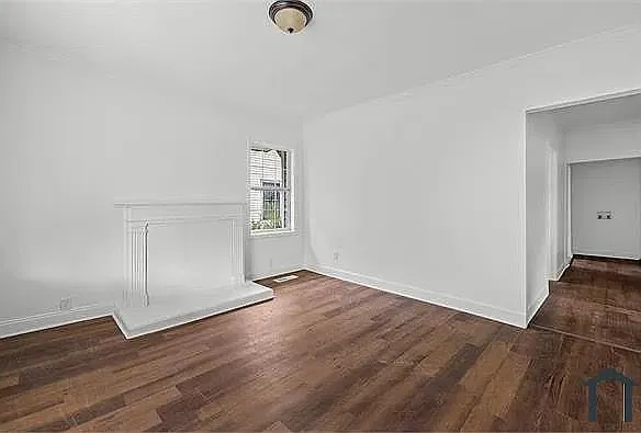 2619 Avenue F — Photo 10